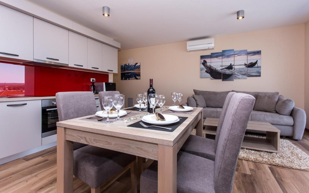 Waterfront Apartments Pia - Marija マリンスカ エクステリア 写真